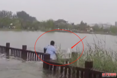 Ů�������ɷ�ʩ������˫˫���գ����